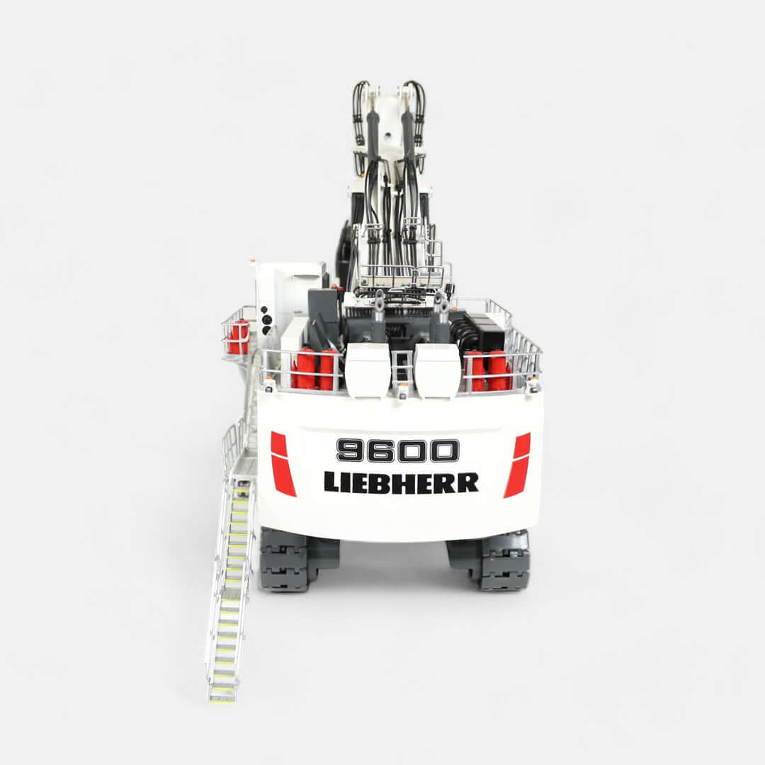 Liebherr R9600 backhoe.