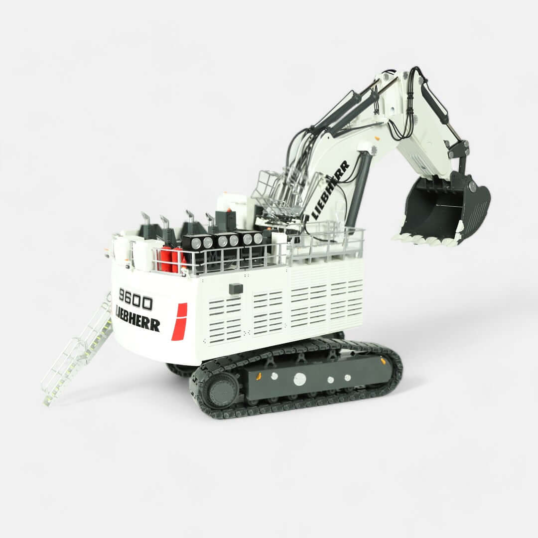 Liebherr R9600 backhoe.