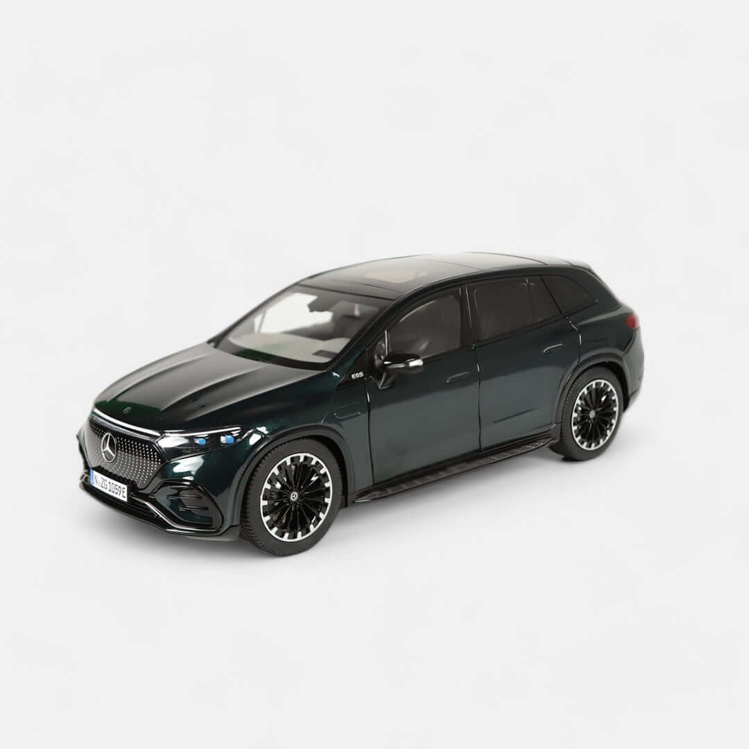 Mercedes-Benz EQS SUV, AMG Line.