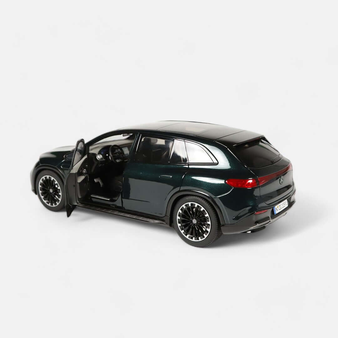 Mercedes-Benz EQS SUV, AMG Line.