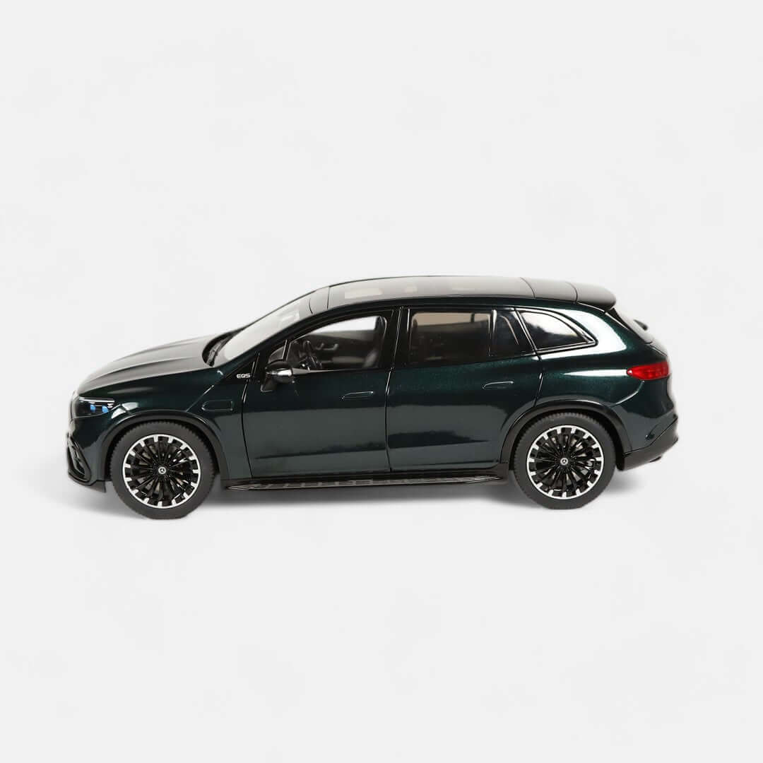Mercedes-Benz EQS SUV, AMG Line.