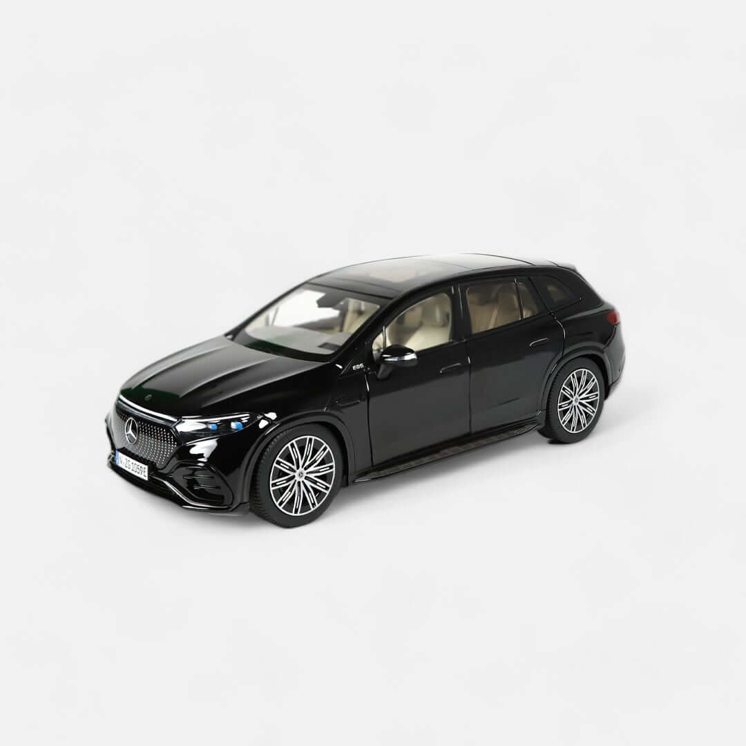 Mercedes-Benz EQS SUV, AMG Line.