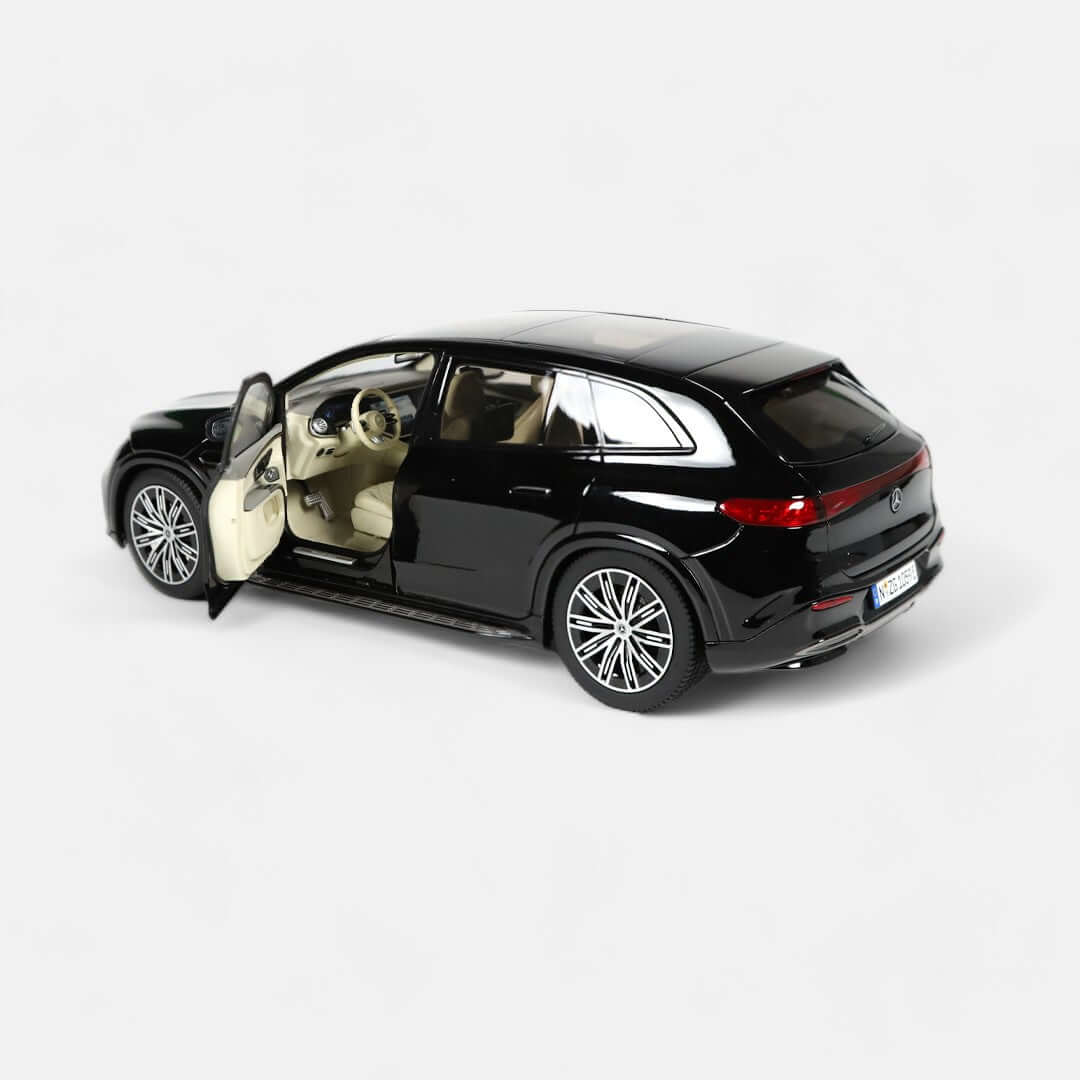 Mercedes-Benz EQS SUV, AMG Line.