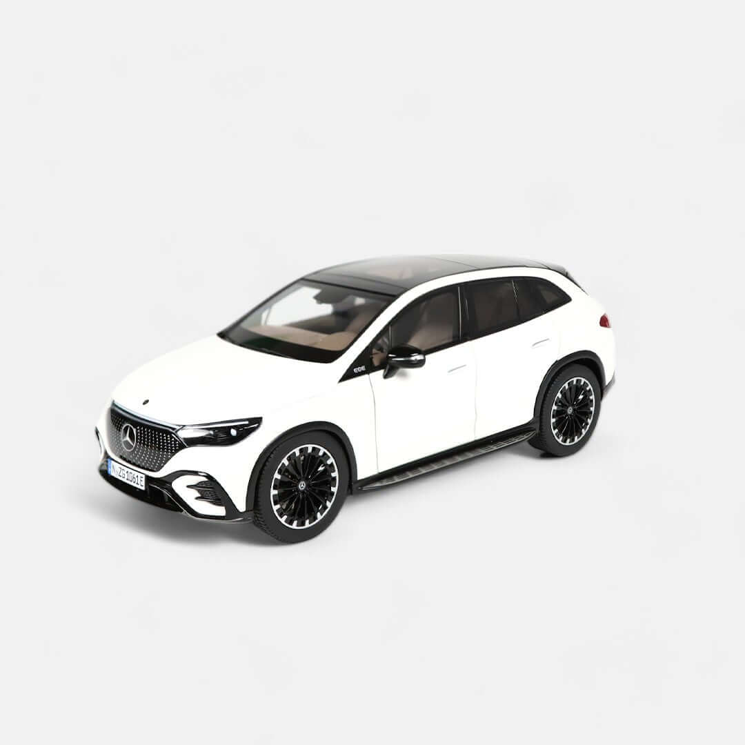 Mercedes-Benz EQE SUV, AMG Line.