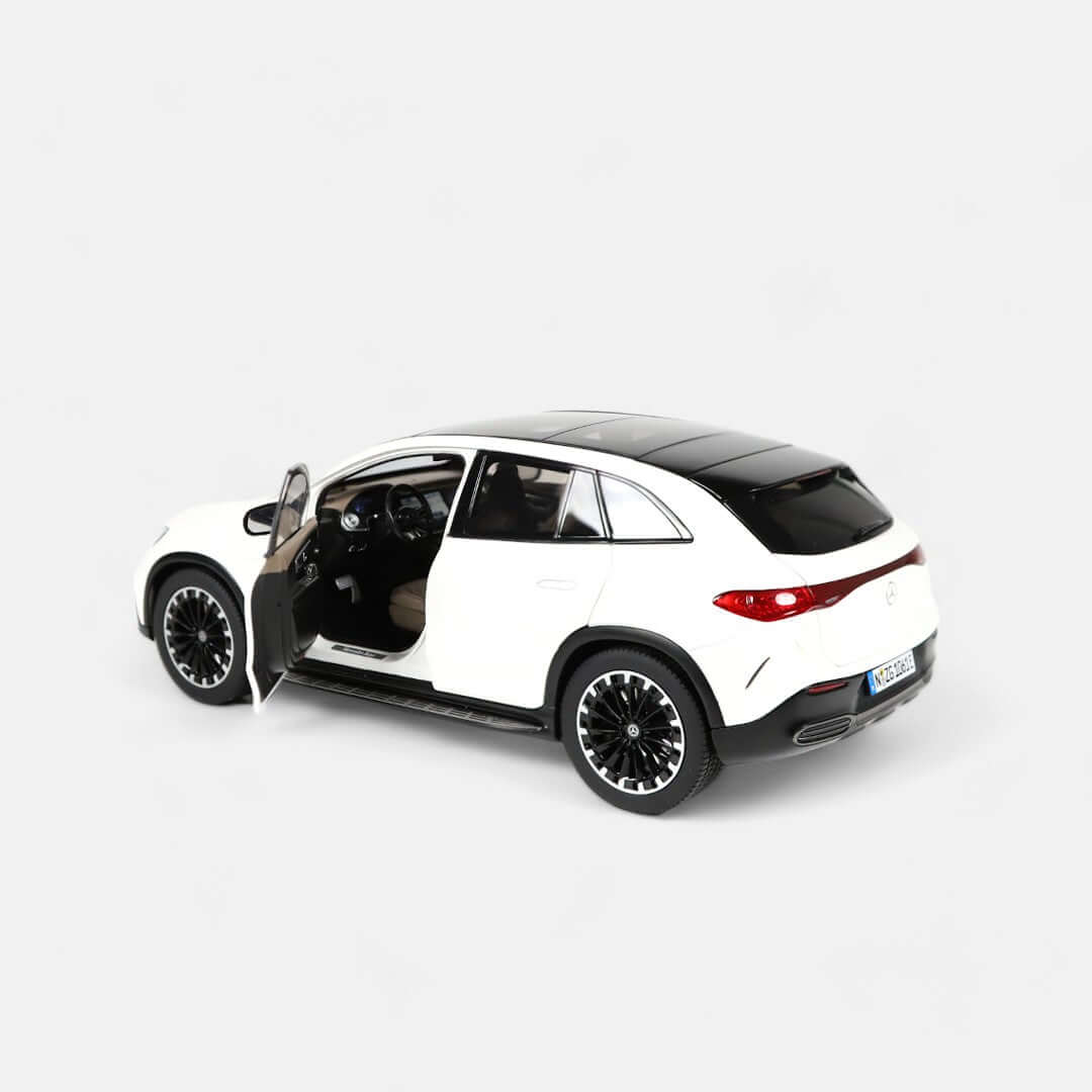 Mercedes-Benz EQE SUV, AMG Line.