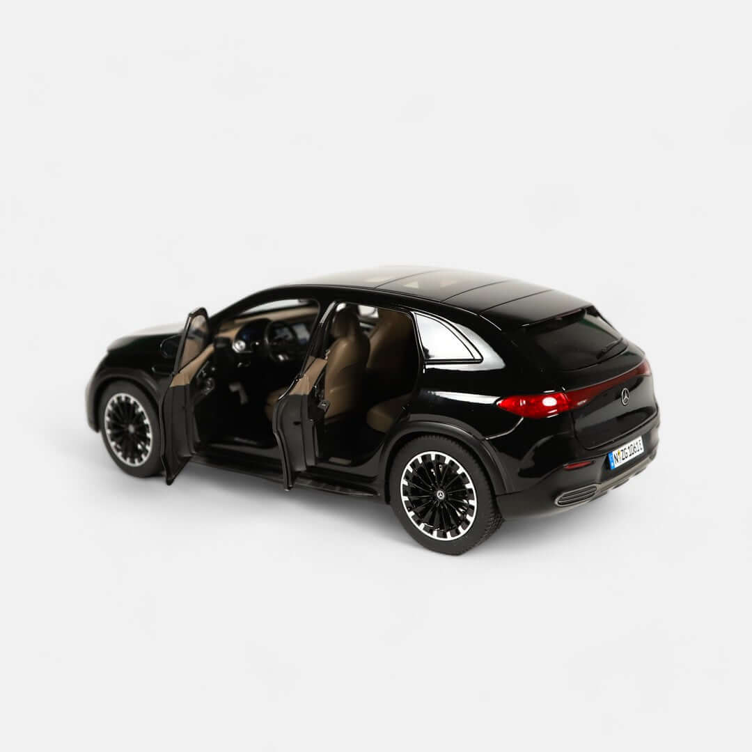 Mercedes-Benz EQE SUV, AMG Line.