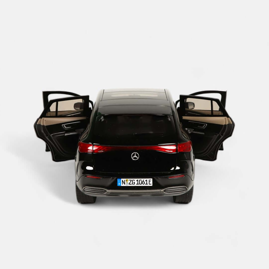 Mercedes-Benz EQE SUV, AMG Line.