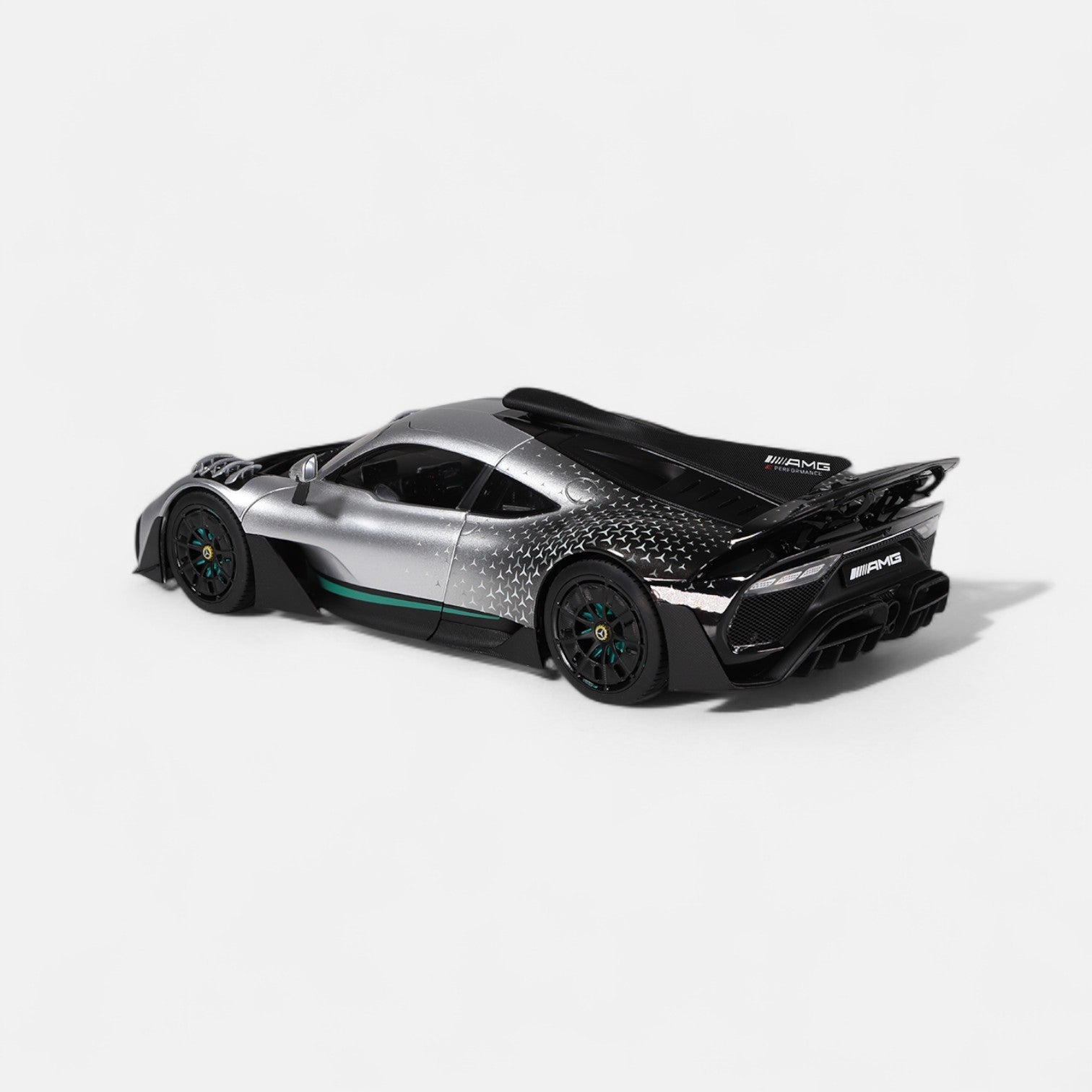 Mercedes-AMG ONE "race with stars"