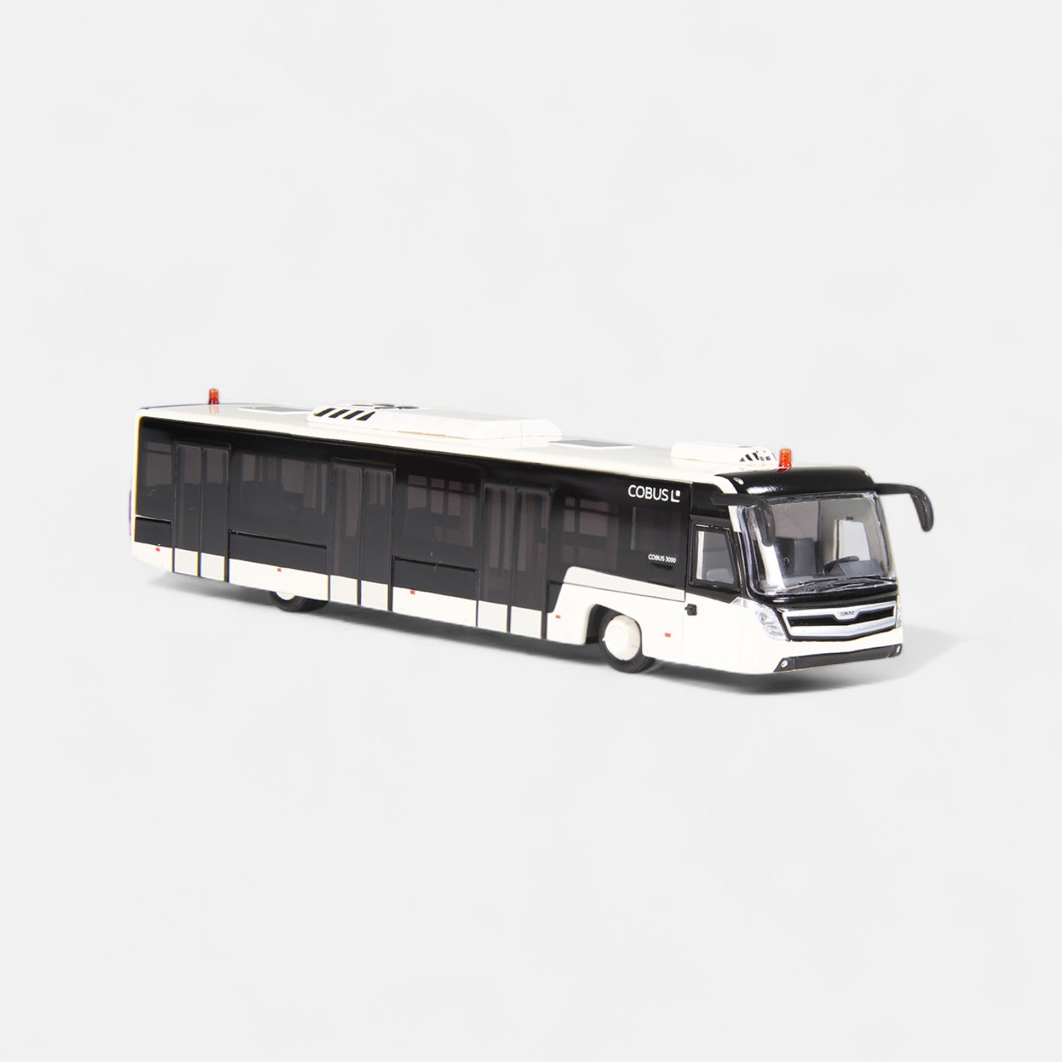 Bus aéroportuaire Cobus 3002
