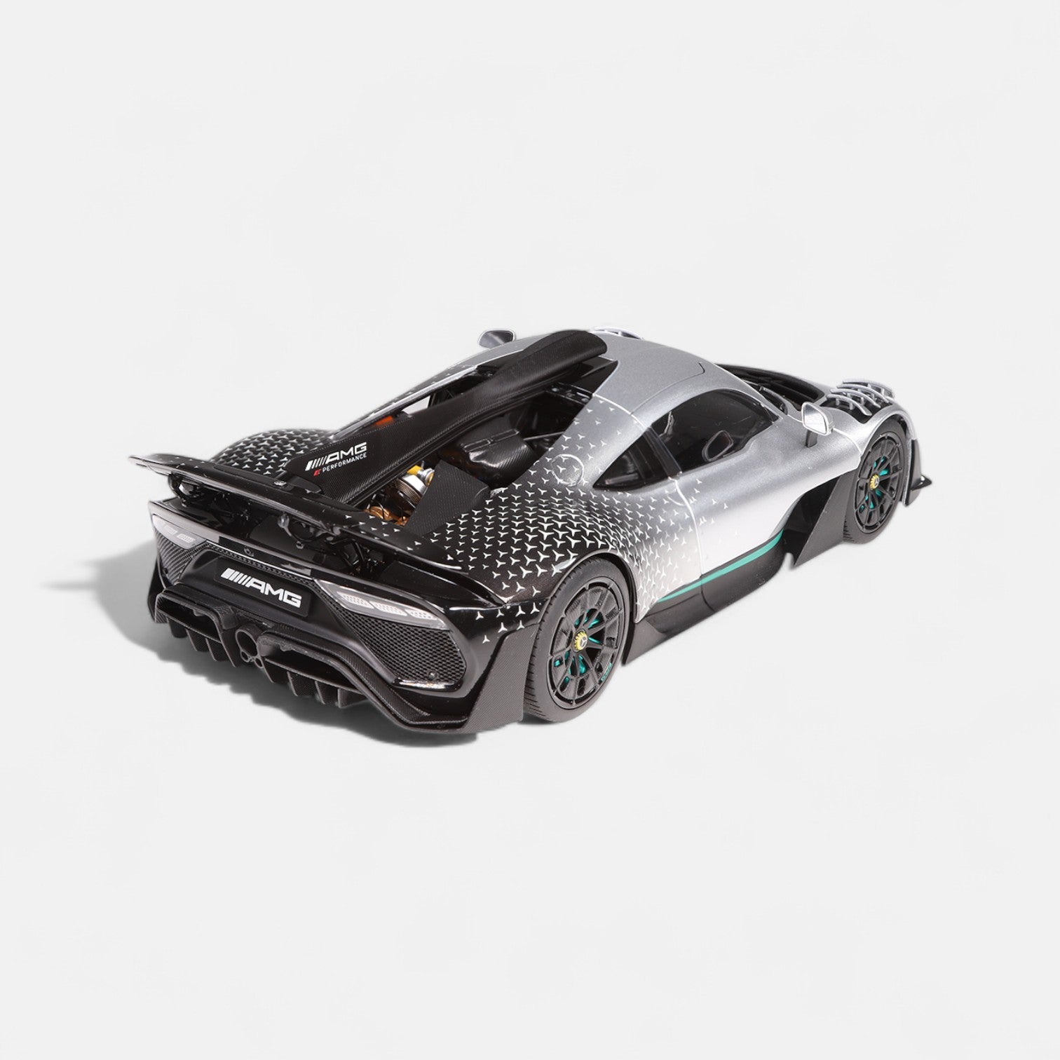 Mercedes-AMG ONE "race with stars"