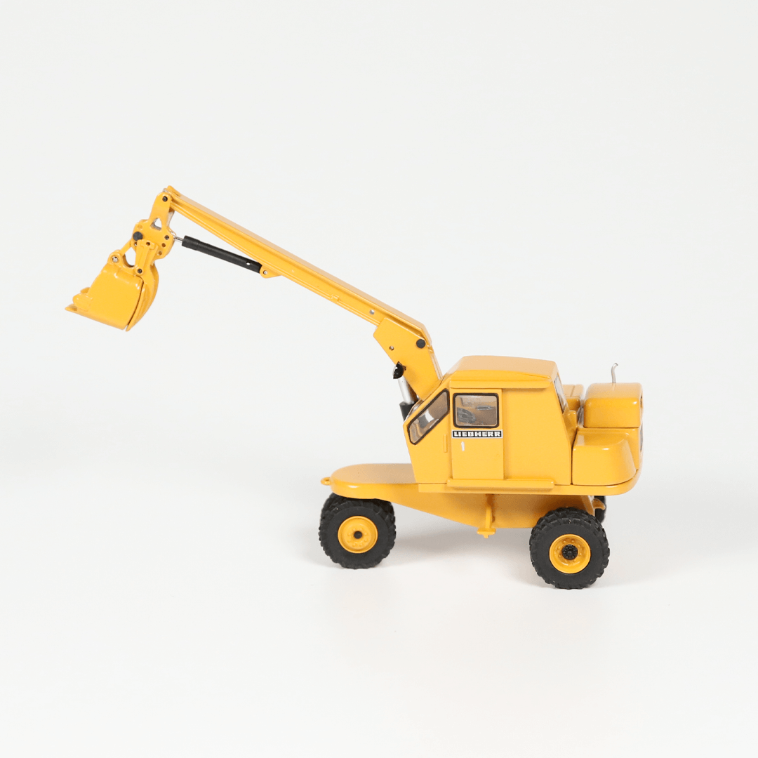 Liebherr L300.