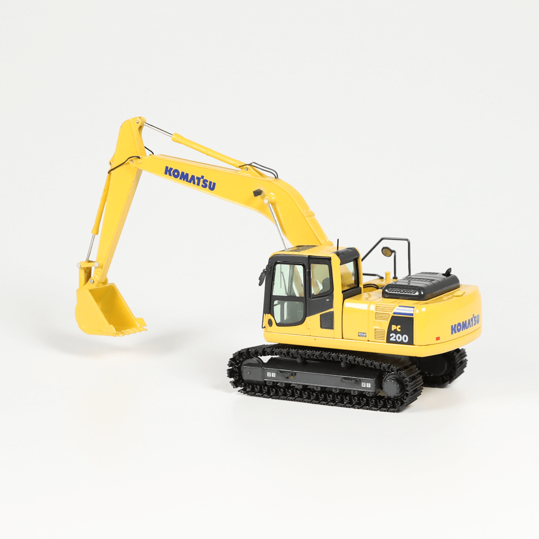 Komatsu PC200-8.