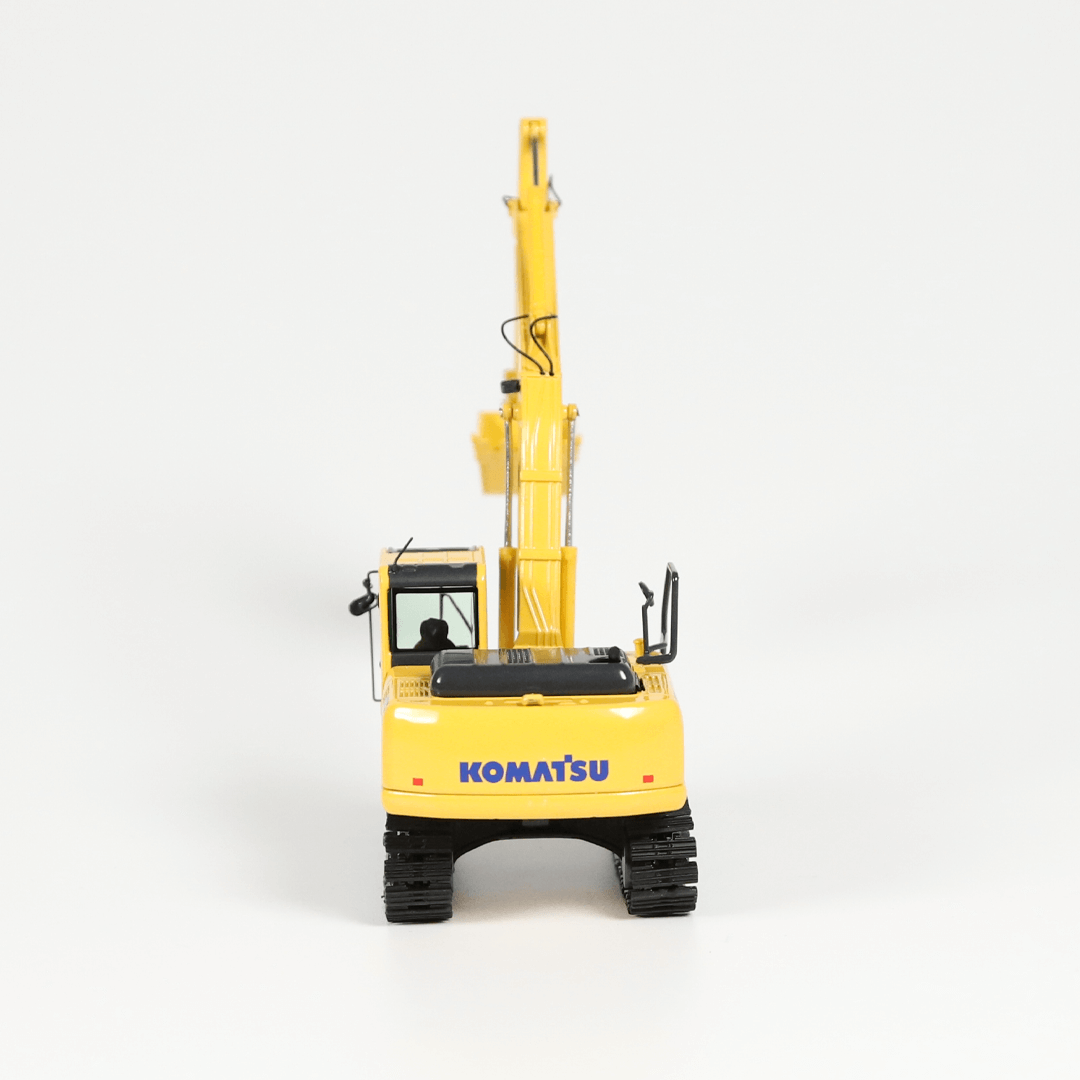 Komatsu PC200-8.