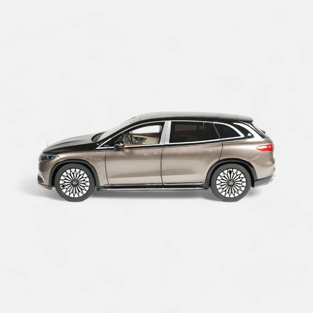 Mercedes-Maybach EQS SUV.