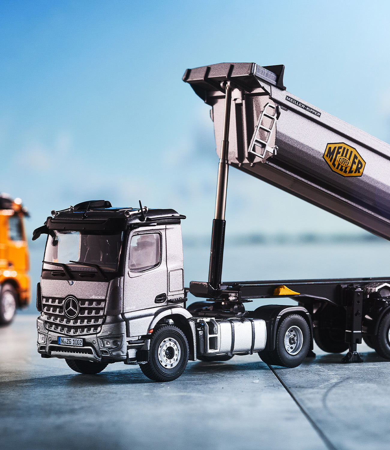 SCANIA T143 6x4 avec remorque container citerne TANKCARGO SCANIA T143 6x4 avec remorque container citerne TANKCARGO