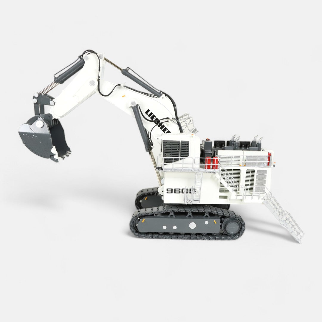 Liebherr R9600 backhoe.