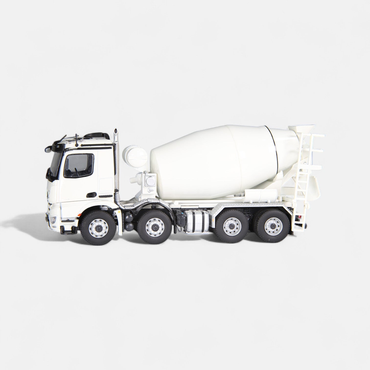 Mercedes-Benz Arocs 8x4 concrete mixer