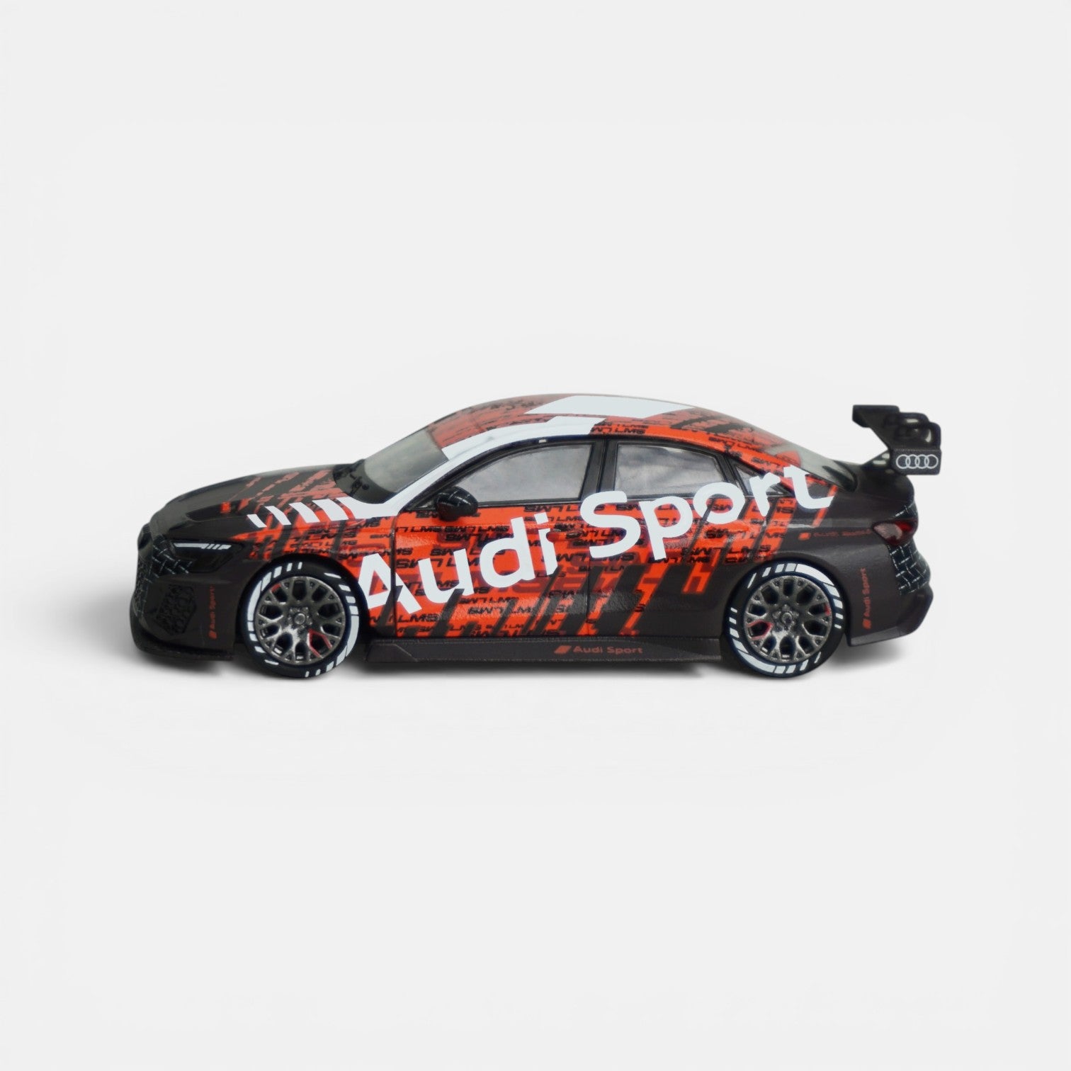 Audi RS 3 LMS Sunuş