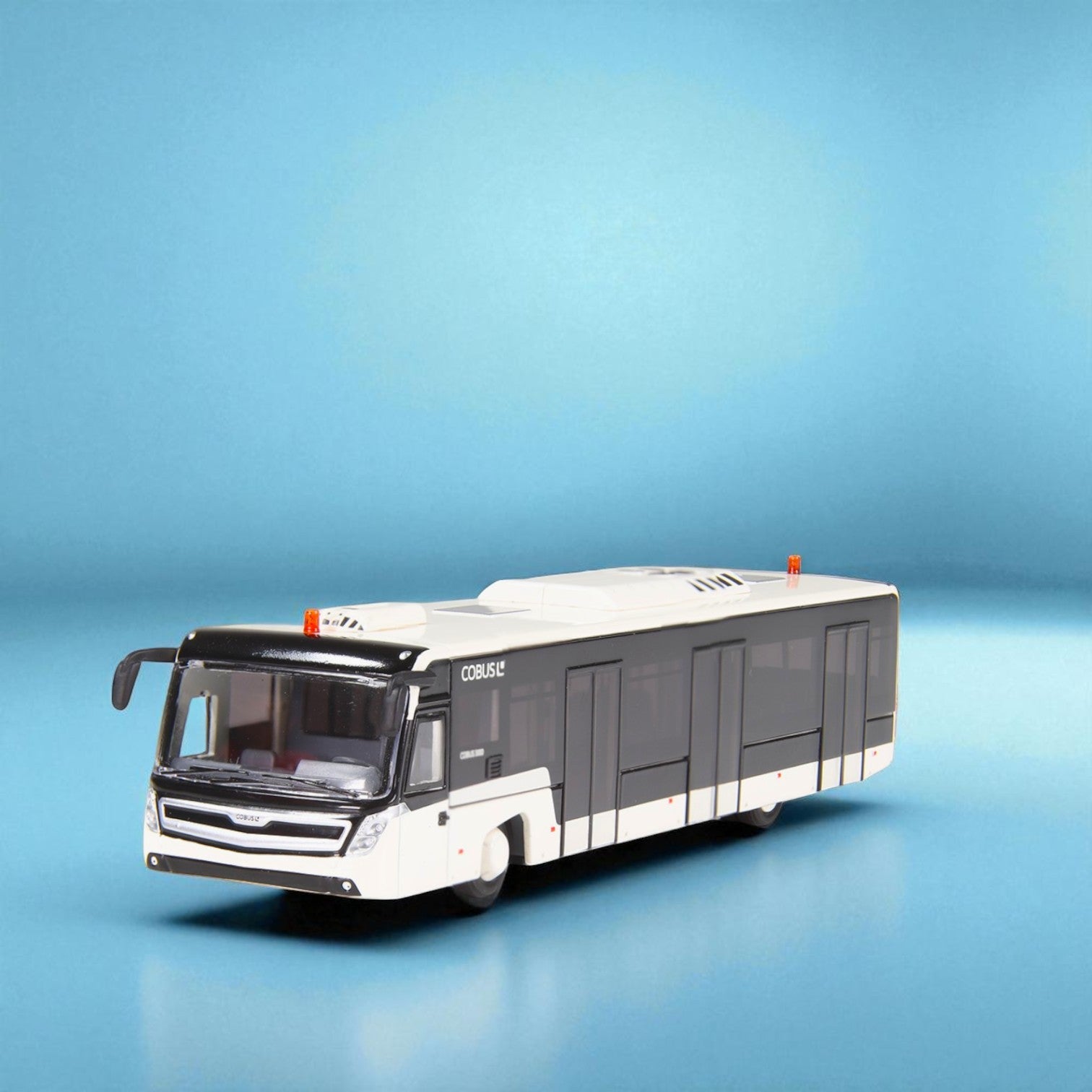 Cobus 3002 Flughafenbus